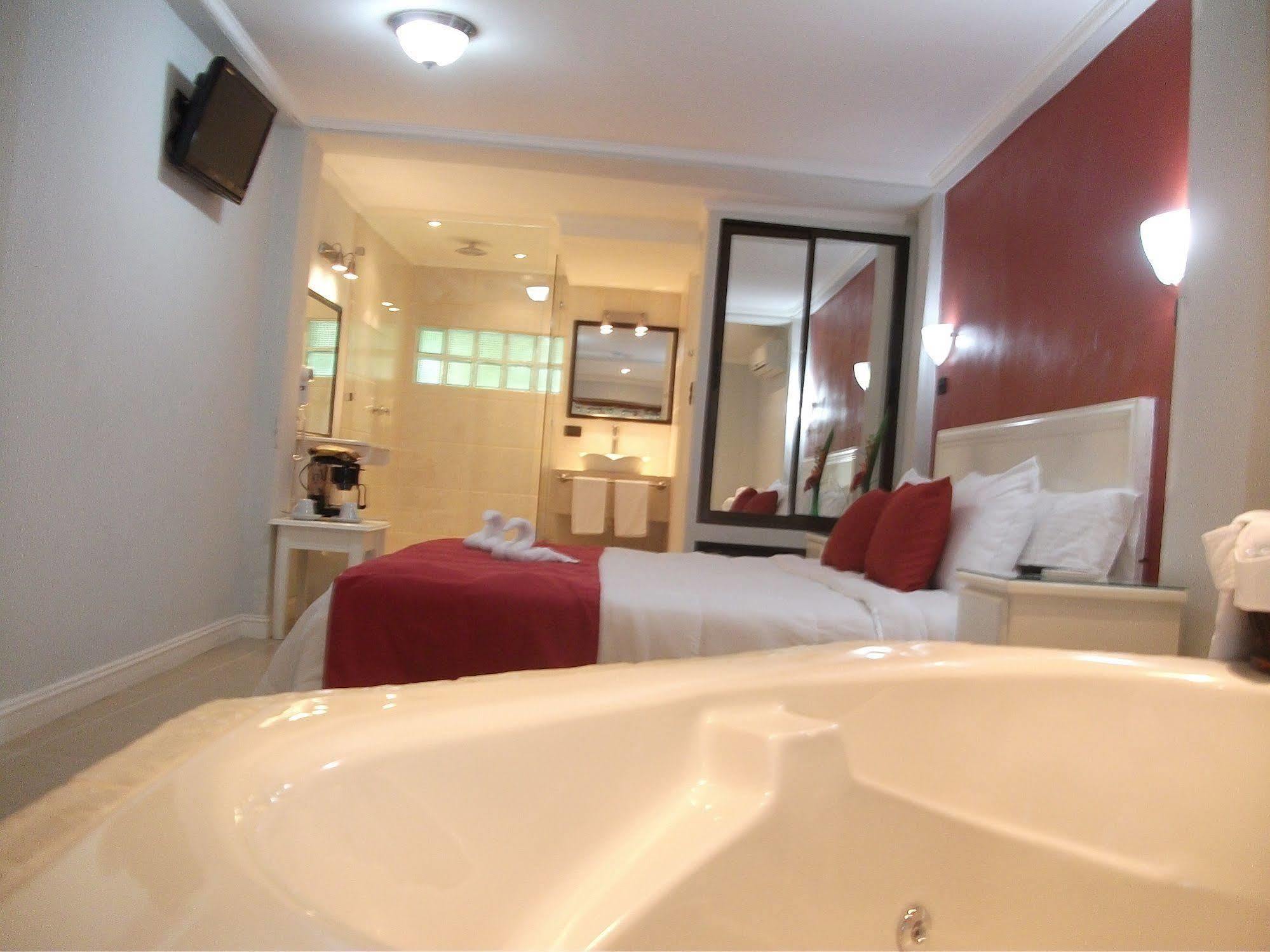 Copacabana Hotel And Suites (Adults Only) 哈科 外观 照片